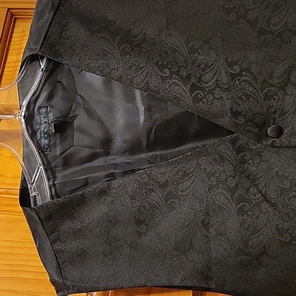 Grey Matter Concepts vest - Picture 3 of 6